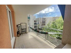 Location appartement  43.96 m² T-2 à Nîmes  641 €