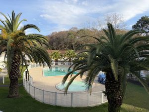 T3 en duplex avec terrasse piscine et place de parking