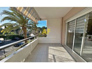 SAINT-RAPHAEL SECTEUR SANTA-LUCIA : Appartement 3 pièces dan