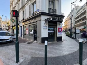 Boutique d'angle - Emplacement n°1 - Centre ville de Saint Mandé