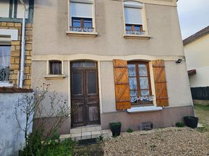 Belle maison 3 chambres = garage double et terrain