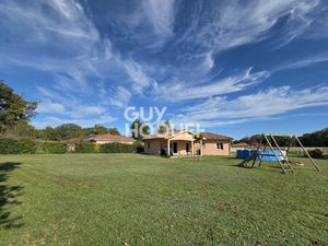 NOUVEAU PRIX – MAISON DE PLAIN-PIED T4 133 m2 DANS UN ENVIRONNEMENT PRIVILÉGIÉ