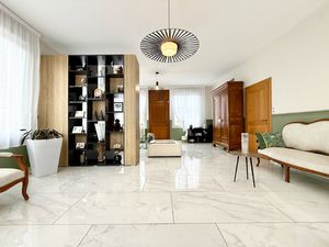 MOREUIL - MAISON SEMI MITOYENNE - 4 CHAMBRES - COUR - DEPEND