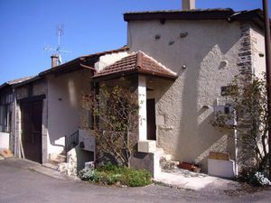 Maison de village 2 chambres 5 KM TOURNUS