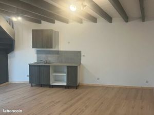 Appart. T2 rénové à neuf St Laurent d’Arce centre