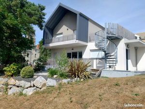 MAISON de 2022 3 chambes