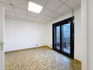 LOCAL 42M2 BEGLES