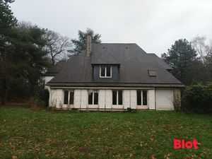 Blot immobilier  propriété de 215 m² sur un terrain de 6 875 m²