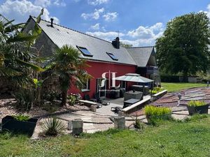 CAUDAN - LONGERE FAMILIALE À LA VUE DÉGAGÉE