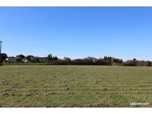 A saisir TERRAIN A BATIR à MONPAZIER