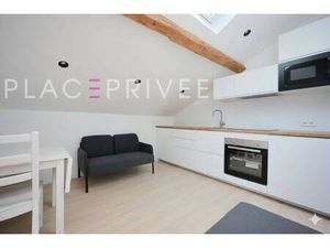 PLACE PRIVÉE