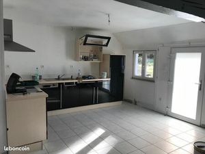 F2 avec véranda à louer