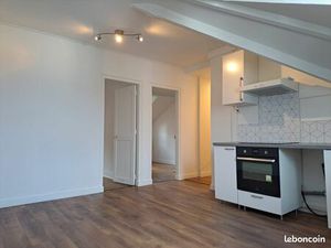 Location appartement 3 pièces  non meublé  dans le quartier de Bécon-les-Bruyères à Courbe