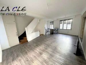 Location Appartement 4 pièces à Coulonges-sur-l'Autize (79160) : à louer 4 pièces / 90m² C