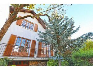 VELIZY: charmante maison de 94 5 m²  5 pièces  3 chambres avec