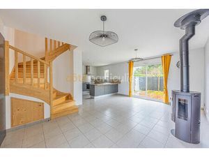 LES SORINIERES -- MAISON DE 2015 -- 73 M2 -- 3 CHAMBRES -- 2 PLACES DE STATIONNEMENT --EXT