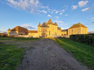 Vente maison 1 pièce 620 m² Moulins (03000)