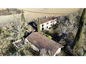 Magnifique maison en pierre avec dépendances