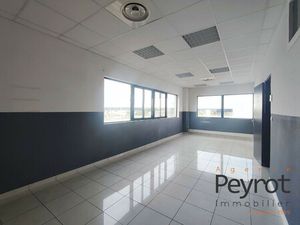 Location Local Professionnel 314m² CANOHES 66680