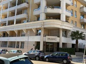 Location appartement 2 pièces 46 m² à Nice (06100)