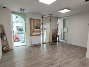 Location Local commercial 64m² SAINTES 17100