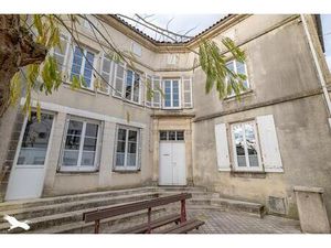 Vente maison 9 pièces 319 m² Matha (17160)