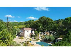 Apt  maison de plain pied avec grand terrain et piscine