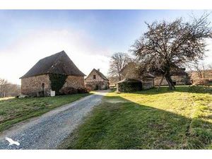 Vente maison 5 pièces 131 m² Nanthiat (24800)