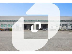 A LOUER  CARRE D'IVRY