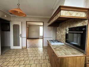 En exclusivité quartier Ste Pezenne maison sur sous-sol 4 chambres garage jardin