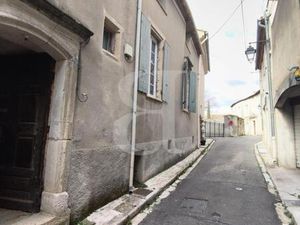 Maison de village à finir de rénover à Valréas