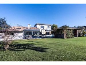 Maison de 7 pièces de luxe en vente à Arsac  Nouvelle-Aquitaine