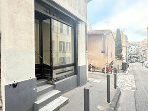 Vente local commercial 64m2 Marseille 7eme (13007) - 195000 € - Surface Privée