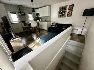 Maison de ville 2 chambres  25 m2 de terrasse   centre.