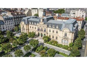 LOCATION PURE 95m2 / EMPLACEMENT N°1 / Mairie de Clichy