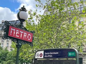 LOCATION PURE – LOCAL COMMERCIAL D’EXCEPTION 587 M² – EMPLACEMENT N°1 – SAINT-GERMAIN-DES-