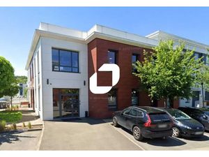 A LOUER  SURFACE RARE SUR LE SECTEUR