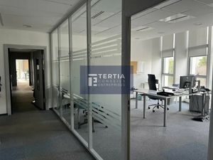 LOCAUX COMMERCIAUX A LOUER