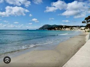 MAR VIVO LA SEYNE SUR MER - A PROXIMITE DES COMMERCES ET PLAGES - MAISONNETTE 36 M² - CAVE