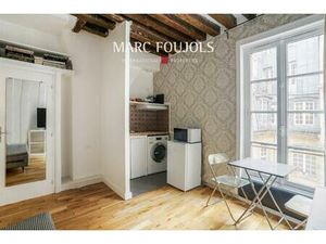 Paris Vi. Saint-Germain-Des-Prés. Studio avec mezzanine.