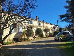 Longere + gite terrain 16110