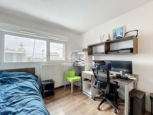 STUDIO LMNP EN ETAGE ELEVE AVEC PARKING