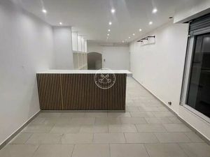 À Vendre MURS COMMERCIAUX - FREJUS