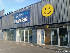 Location commerce 93 m² à Pau (64000)