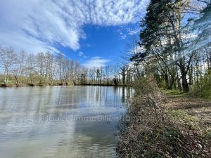 Vente commerce 23491 m² Lezoux (63190)