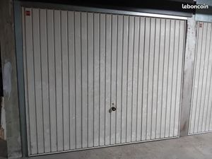 Loue box fermé sécurisé 12m2 Bd Baptistin Cayol 116 +10