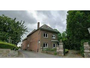 Maison avec jardin et hangar