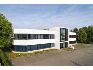 Bureaux et entrepôts bénéficiant d’une visibilité depuis ...