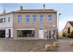 Bureaux situés au centre de Sint-Pieters-Leeuw