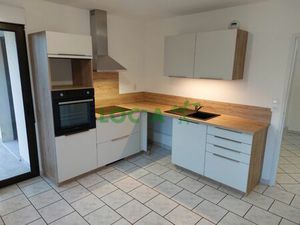 Location appartement 4 pièces 93 m² à Chevigny-Saint-Sauveur (21800)